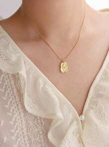 Aomogo 1pc Stainless Steel Women's Carved Flower Asymmetrical Pendant Gold Plated Necklace, Fashionable Sophisticated Minimalist Necklace For Daily Wear Valentines,Mom,Mother,Mother's Day,Gift