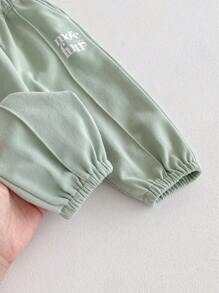 Set de 2 piezas de ropa deportiva informal para niños pequeños con sudadera de manga larga con estampado de letras y pantalones jogger, para otoño - Multicolor - Ver 9