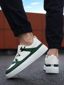 أحذية رياضية رجالية جديدة الموضة، مناسبة للمشي العادي في الهواء الطلق، حذاء أنيق بلون متنوع خفيف ومضاد للانزلاق مع إغلاق برباط، يسهل تناسقه مع ملابسك - أخضر داكن - مشاهدة 4