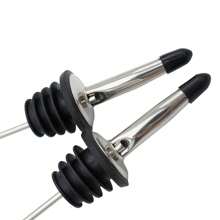 2 件不锈钢倒油器，适用于餐厅、咖啡店和酒吧的倒油嘴，用于控制橄榄油的倒出量