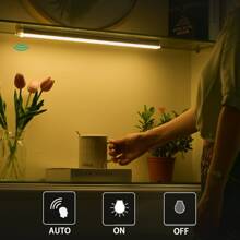 1入智能人體感應LED燈，長條形無線磁吸自粘衣櫃燈，搭配USB充電的可充式酒櫃燈條，適用於櫃臺衣櫥照明，可充式廚房夜燈，適用於辦公桌、衣櫥、牆櫥、樓梯、走廊、書架、電池動力燈