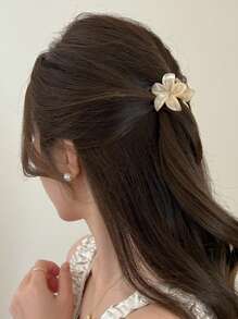 1pc Sweet & Lovely Girls Style Flower Claw Clip, Fine Hair Clips With Strong Hold, Suitable For Various Hairstyles, Hair Claw For Girls' Hair, Decorative Hair Accessories Hair Jaw Clip Hair Clamps Hair Clutch Hair Claw Clip Fall Winter For Vacation Outfits Woman