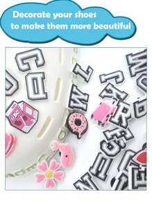 40 Stück Buchstaben Buchstaben Rosa Serie DIY Charms für Schuhe, Schlüsselanhänger, Sandalen, Strandtaschen, PVC Schuh Charms für Clogs Premium Qualität, beliebte Dekorationen und Accessoires, tolle Geschenke für Weihnachten, Geburtstag, Party, Schule