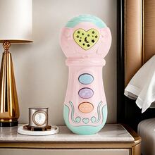 Music Story Tambor e microfone com miçangas Design de joias elegante e criativo