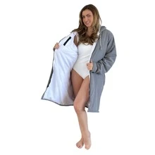 MACAR Parka Toalla de natación para Adultos. Unisex para Verano. Impermeable por Fuera y Toalla Absorbente por Dentro. - Gris Claro - Ver 4