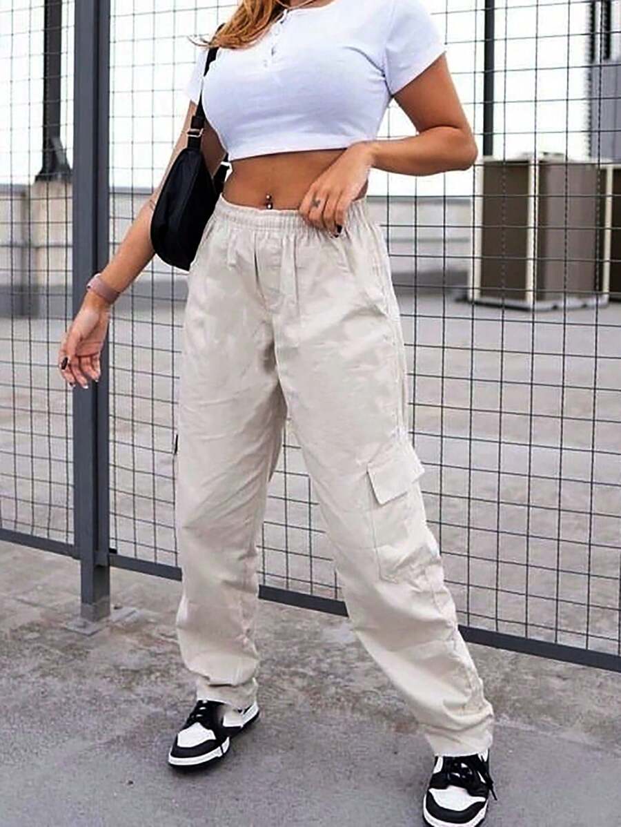 Calça Cargo Sarja e Jeans feminina Bolsos lateral Skate Costura - Caqui - Visão 1