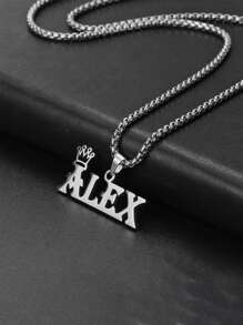 A Fashionable And Neutral Style Necklace With A Crown And Thick Chain That Can Be Customized With Your English Name.