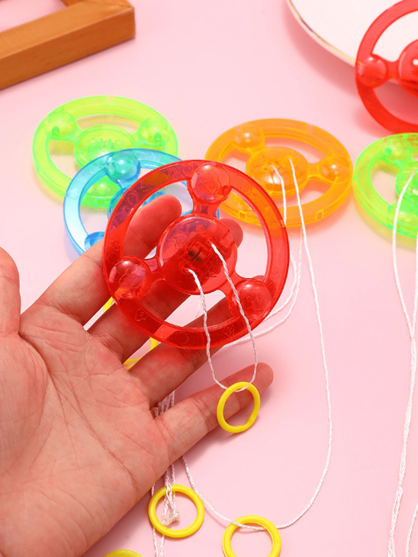 1pc Random Style Color Pull Line Flashing Gyro Spinner High Speed 1pc-random-style-color-pull-line-flashing-gyro-spinner-high-speed