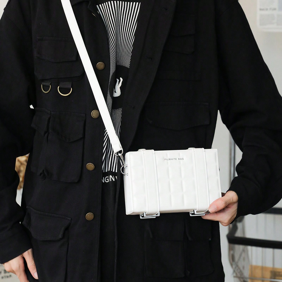 Fashionable Minimalist Solid Color Mini Box Shoulder Bag, Peach Tree Christmas Men Bag Vacation Travel Essentials Dad Gifts Retro Bag Vintage Crossbody Bag Messenger Bag Tote Bag Side Bags For Men Funny Gifts Gifts For Men Bag For Men Winter Valentine Day Holiday Essentials Camping Sling Bag For Men Stickers Summer Back To School Valentines Gifts Valentine Gifts For Men Vintage White Bag Gift Bag Bag Pack Cross Body Bag Spring Vintage Bags School Supplies Pouch Festival Valentine'S Day