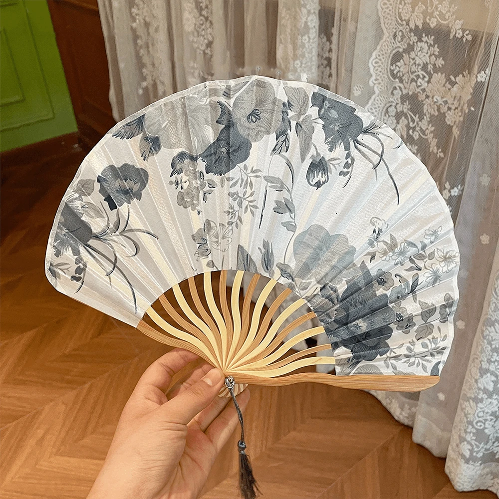 1 件中国风便携式折扇夏季高魅力便携式仿古凉扇旗袍汉服舞蹈布扇 - 灰色 - 查看 1