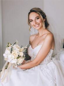 Wedding Bouquet For Bride Bride Holding Bouquet Elegant Realistic Decorative Bridal Bouquet For Decoration Valentine's Day Holding Flowers Decor Artificial Flowers Ornament Bridal Bouquets For Bride Rustic Bouquet Wedding