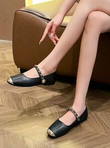 Schwarze flache Damen Mary Jane Schuhe mit Klettverschluss und Ketten Dekoration