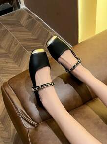 Schwarze flache Damen Mary Jane Schuhe mit Klettverschluss und Ketten Dekoration