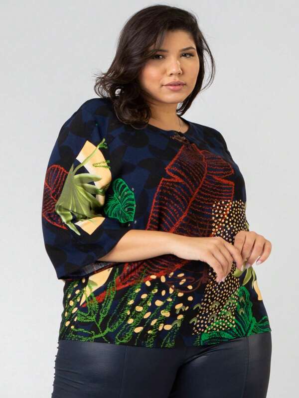 Blusa De Viscose Com Detalhe Do Decote E Manga