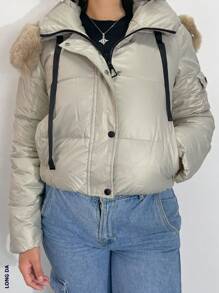 Chamarra para dama, corte torero, manga larga, cuello alto, con gorro y peluche desmontable - Beis - Ver 1