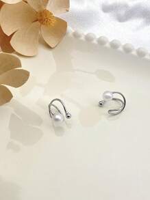 1 par de pendientes pequeños y exquisitos de clip para la oreja con perlas plateadas, diseño elegante y sencillo con alto sentido de estilo