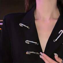 2pcs Elegant Golden And Silvery Rhinestone Sweater Cardigan Pin Brooch - Luxurious Simple Design For High-End Fashion - Oversized For Statement Look, Securely Fixed, Perfect For Exuding Confident Elegant