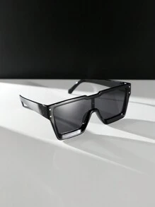 1 pièce Lunettes homme vintage au style sombre, monture carrée grand format européenne et américaine, au design personnalité clouté. Convient pour 1 pièce usage quotidien, les déplacements, les tenues de rue, les vacances, la rentrée scolaire. Accessoire de lunettes de soleil au style streetwear, s'accordant avec les pulls, vestes, sweats à capuche, pantalons et cargo pour l'été, les vacances, les sorties en extérieur et les voyages