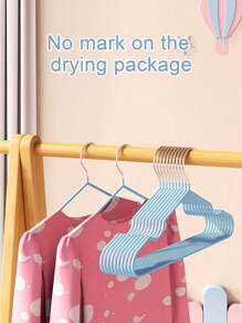 20 piezas de ganchos de ropa para niños y bebés de colores variados con revestimiento antideslizante, ganchos de ropa de acero inoxidable con diseño de arcoíris de dibujos animados que no dejan marcas - Percha antideslizante para ropa de bebé de plástico para niños - Ver 5