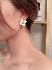 Fashion Zinc Alloy Flower Stud Earrings For Women For Daily Decoration Valentines