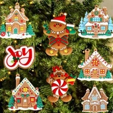 8 pièces Pendentif décoratif de maison de Noël, décoration de chaumière en pain d'épices - Conception d'arbre de Noël et d'homme en pain d'épices, ajoutant une atmosphère sucrée à votre sapin de Noël ! Cadeau pour Noël, Halloween, Thanksgiving, Pâques, décoration de maison, décoration de chambre, décoration murale