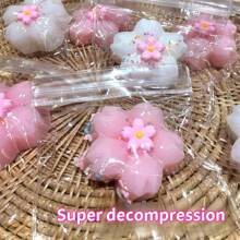 1 件随机颜色樱花挤压减压玩具，创意可爱抗压恶作剧礼物，适合青少年、学生、生日/新年礼物（产品颜色和吊牌图案随机，不建议取下袋子） - 彩色 - 查看 11