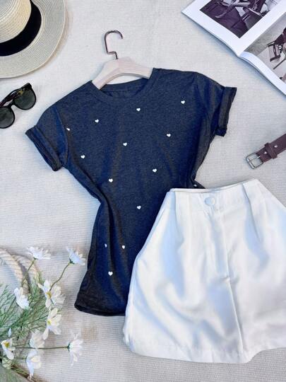 Camiseta blusa T-Shirt Feminina Algodão com bolinhas e pequenos corações, material de algodão casual e confortável