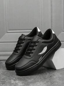 男士随机印花字母休闲滑板鞋，百搭街头风格，轻便舒适，适合步行