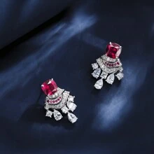 Exquisitos pendientes de rubíes cultivados en cobre rojo