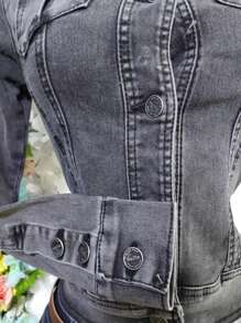 Chaqueta de Mezclilla Slim Fit Estilo Militar con Cuello Alto y Detalles de Charreteras - Denim Lavado Elástico MOD. MOA - Gris - Ver 10