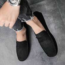 Nuevos mocasines para hombre, zapatos holgados y casuales de estilo coreano para otoño, zapatos cosidos a mano con diseño moderno
