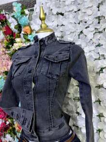 Chaqueta de Mezclilla Slim Fit Estilo Militar con Cuello Alto y Detalles de Charreteras - Denim Lavado Elástico MOD. MOA - Gris - Ver 8