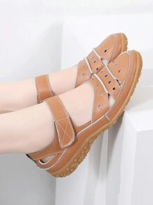 Women's Closed Toe Hollow Out Flat Sandals, Breathable Summer Shoes, 2024 New Arrivals, Comfortable Anti-Skid Soft Soled Lightweight Versatile Fashionable Footwear - Brown - View 2