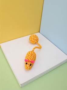 1入組貓玩具，帶老鼠形狀的編織球和羽毛尾巴，發出沙沙聲讓寵物自娛自樂，僅限寵物使用的玩具