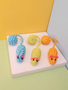 1入組貓玩具，帶老鼠形狀的編織球和羽毛尾巴，發出沙沙聲讓寵物自娛自樂，僅限寵物使用的玩具