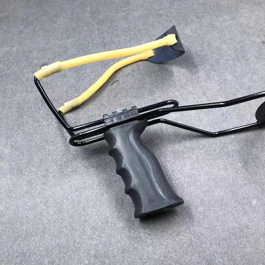 1 Gauntlet Slingshot High Precision Precision Round Skin Shooting Outdoor Shooting Game Power Hunting Shot Fish Shot Bird Slingshot - Black - View 1