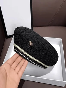 1 件女式新款时尚仿珍珠和水钻装饰设计法式贝雷帽，金属字母标志，百搭画家帽冬季秋季 - 彩色 - 查看 3