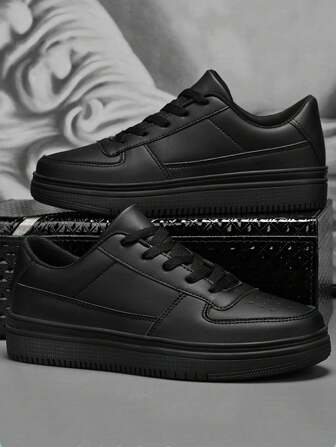 Nuevos zapatos deportivos clásicos de moda para hombres en color blanco, de talla grande