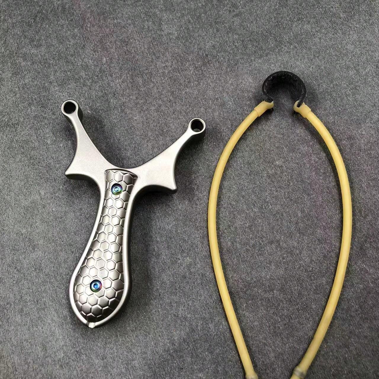 Long Distance High Quality Titanium Alloy Slingshot High Precision