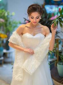 1入優雅白色長毛絨披肩，秋冬新娘婚紗裝飾，完美適用於婚禮、晚會等場合 - 白色 - 查看 2