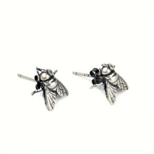 1pair Unique Fly Shaped Earrings, Unconventional Design, Summer Insect Ear Stud Earrings, Distinctive Jewelry Accessory Gift - Silver Gray - View 5