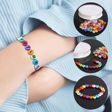 Kit d'accessoires de perles de lettres DIY, convivial pour les débutants, jouet en perles pour la fabrication de bracelets et de colliers faits à la main, matériel de fabrication de bijoux, ensemble de perles et d'accessoires, emballé pour l'exportation