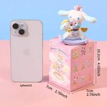 Miniso Personaggi fatti a mano della Dreamland Carousel di Sanrio, combinazioni di personaggi adorabili e caroselli, in materiale ABS, adatti come ornamenti da scrivania e regali per compleanni (1 pezzo, consegna casuale)