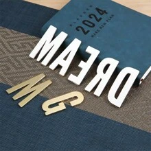 Naklejka na ścianę/drzwi/skrzynkę pocztową z metalu DIY Solid English Letter Decal Applique do lodówki, biura, logo firmy, prezent na powrót do szkoły (z klejem)