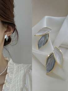 2pcs Personalized Simple & Delicate Leaf Stud Earrings For Women