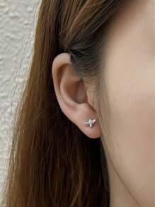 1 par de pendientes de botón con diseño de abeja chapados en oro blanco/oro amarillo de plata de ley 925, aptos para uso diario