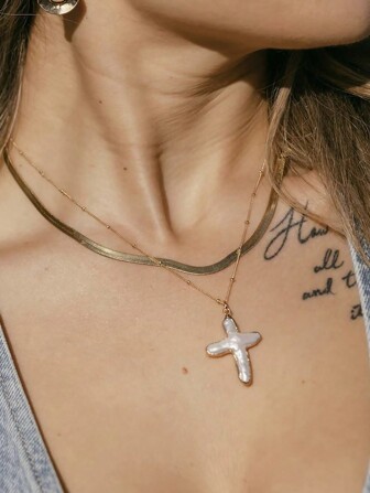 1件优雅奢华简约厚实养殖珍珠金十字吊坠项链，适合女性日常、度假、晚宴、新年、情人节、母亲节等场合佩戴。