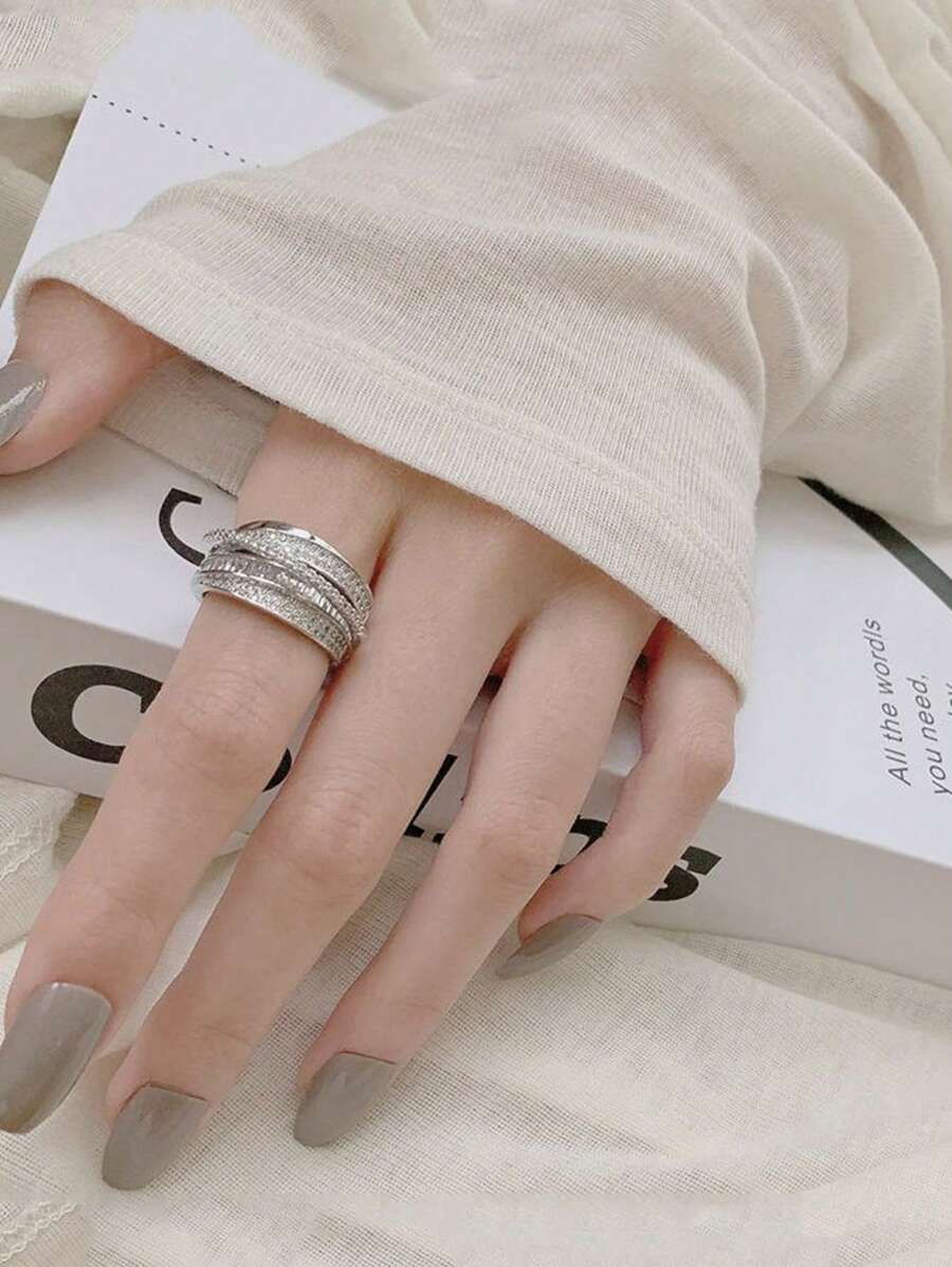 Một chiếc nhẫn bạc bọc đá Cubic Zirconia hợp thời trang mới dành cho nữ, Nhẫn đeo tay sang trọng thời trang đa năng, Nhẫn cá nhân hóa có thể điều chỉnh - Bạc - Xem 1