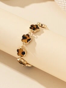 1pc Metal Vintage Party Lucky Clover Women's Bracelet, Wedding Gift Valentines - Leopard - View 3