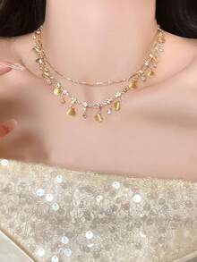 Vòng cổ hình bướm nhiều lớp tinh tế với trang trí hình con bướm tinh tế, phụ kiện thời trang thời trang để đeo hàng ngày, trang sức nữ thanh lịch cho những dịp bình thường hoặc trang trọng - Vàng - Xem 2